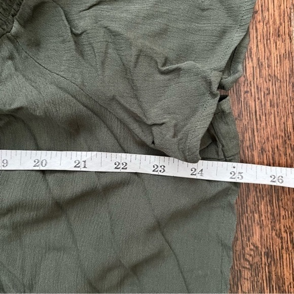 NWT Torrid size 2X green gauze cold shoulder top - Picture 4 of 7